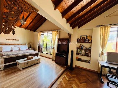 Casa de 3 alcobas en venta en Poblado San Lucas, Medellín, 350 m² · foto 7 de 20