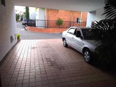 Casa de 3 alcobas en venta en Ciudad Jardin, Cali, 300 m² · foto 3 de 19