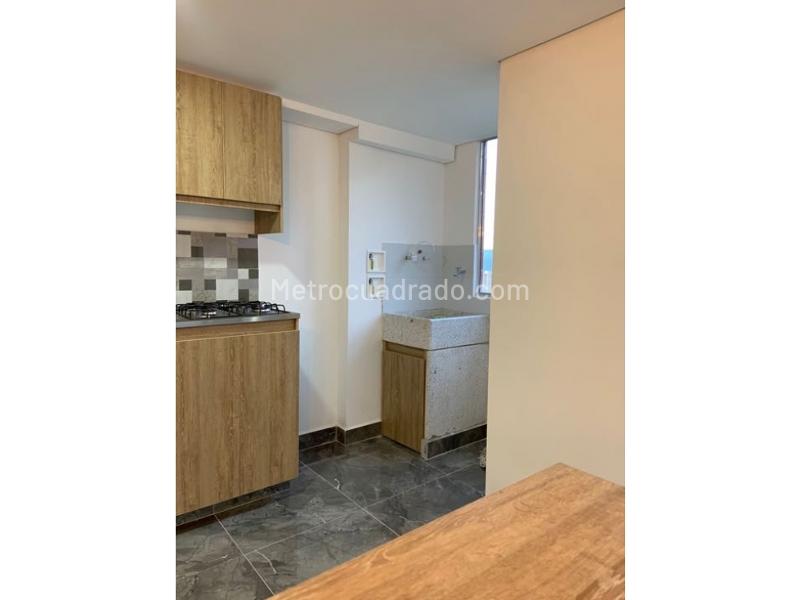 Apartamento de 2 Alcobas en Sabaneta con Balcón y Parqueadero - 2