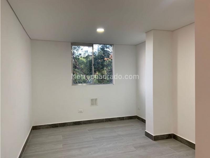 Apartamento de 2 Alcobas en Sabaneta con Balcón y Parqueadero - 3