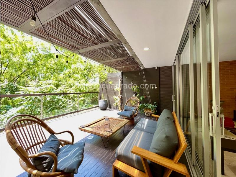 Spacious 3BR Apartment with Terraces in El Poblado - 2