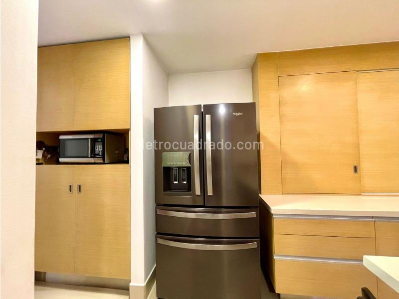 Spacious 3BR Apartment with Terraces in El Poblado - 8