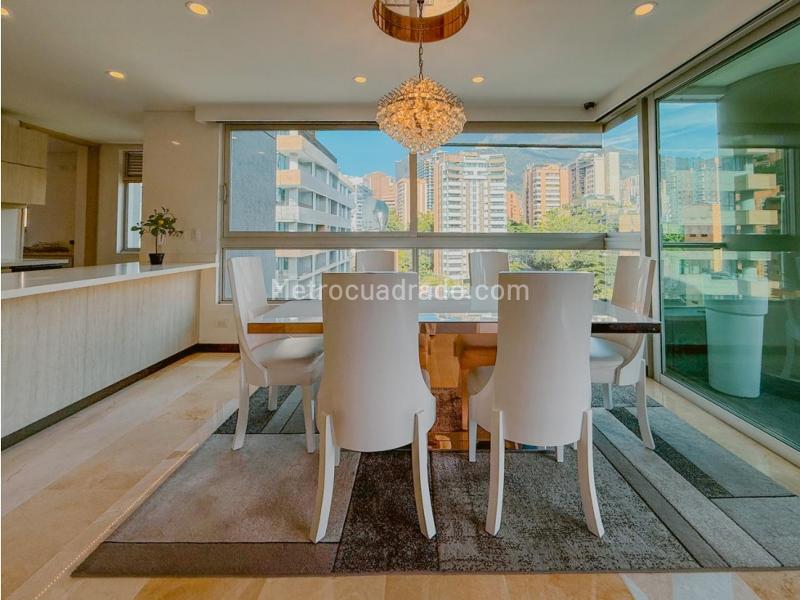 Elegant 3BR Apartment in Castropol with Private Baths - 2