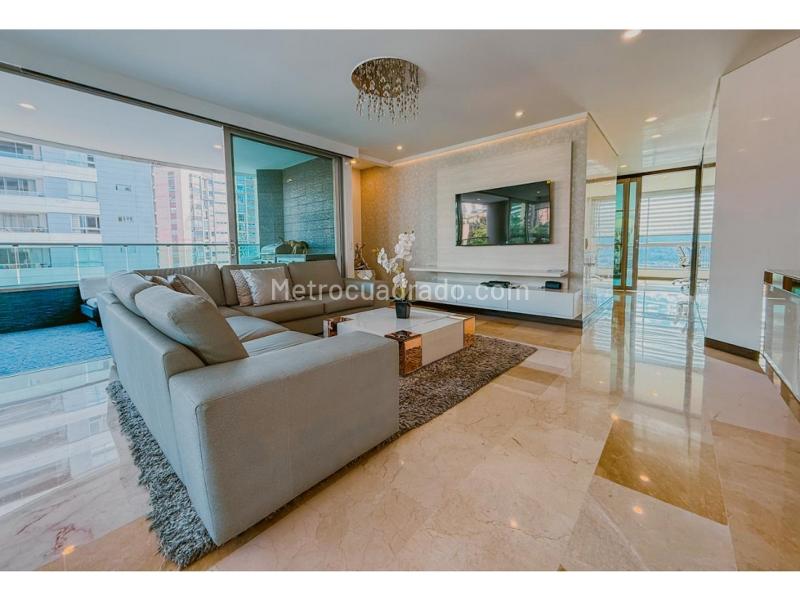 Elegant 3BR Apartment in Castropol with Private Baths - 5