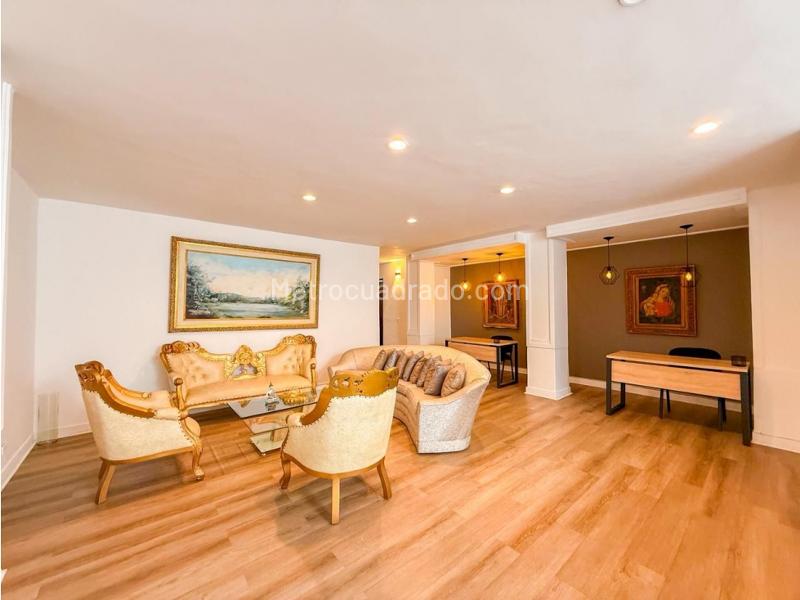 Luxurious 3BR Apartment in Provenza - 3