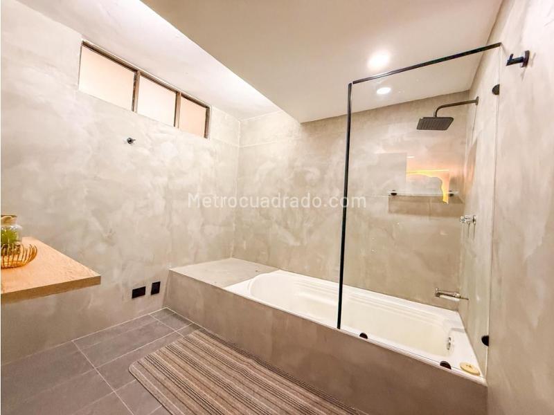 Luxurious 3BR Apartment in Provenza - 7