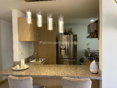 Apartamento de 3 alcobas en venta en San Jose, Sabaneta, 90 m² · foto 3 de 18