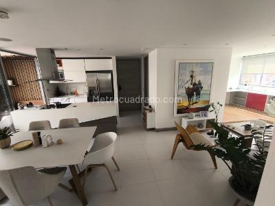 Apartamento de 2 alcobas en venta en Castropol, Medellín, 111 m² · foto 3 de 16