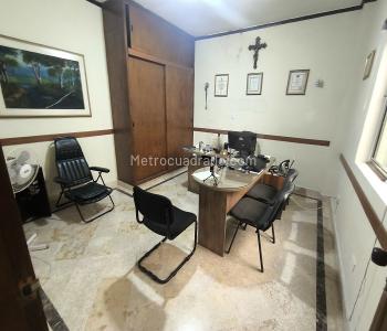 Casa de 5 alcobas en venta en Laureles, Medellín, 188 m² · foto 12 de 16