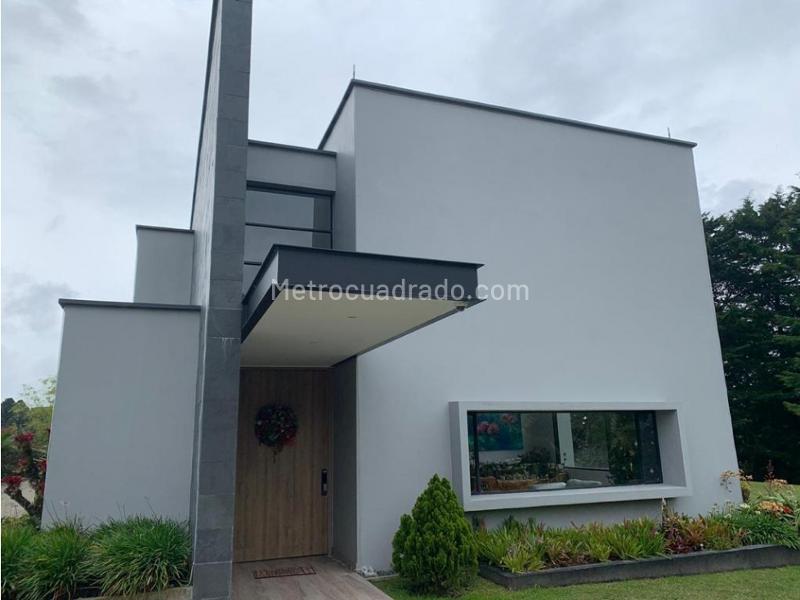 Exclusive 5BR House in Alto De Las Palmas - 6