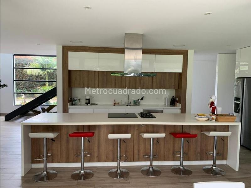 Exclusive 5BR House in Alto De Las Palmas - 7