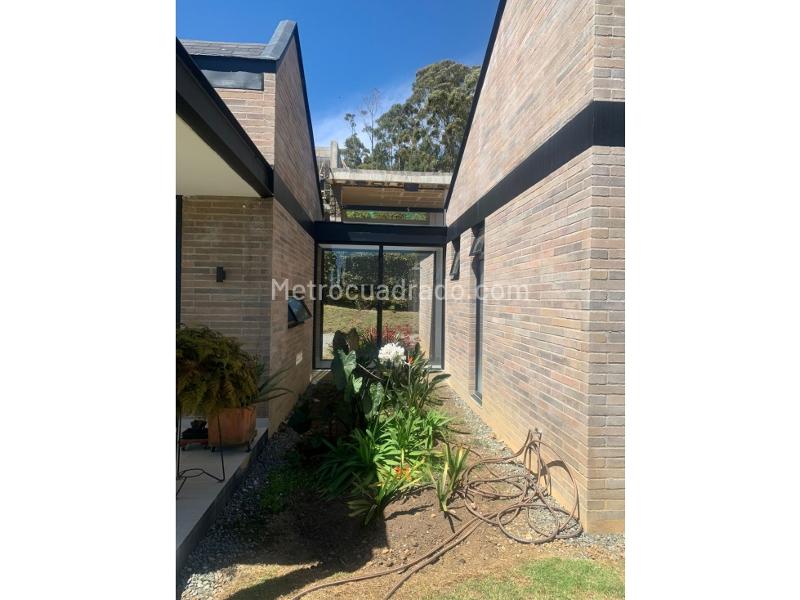 Casa campestre de 4 Alcobas en un solo nivel con vista al Valle - 3