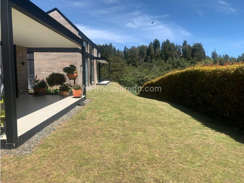 Casa campestre de 4 Alcobas en un solo nivel con vista al Valle - 6