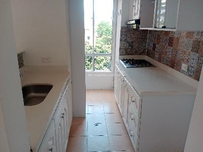 Apartamento de 3 alcobas en venta en Loma De San Julian, Medellín, 67 m² · foto 3 de 16