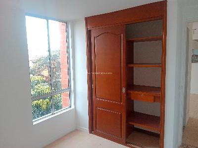 Apartamento de 3 alcobas en venta en Loma De San Julian, Medellín, 67 m² · foto 8 de 16