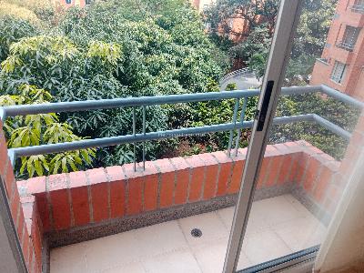 Apartamento de 3 alcobas en venta en Loma De San Julian, Medellín, 67 m² · foto 9 de 16