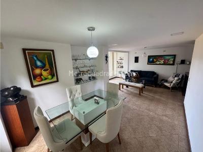 Casa de 3 alcobas en venta en Cumbres, Envigado, 235 m² · foto 2 de 17