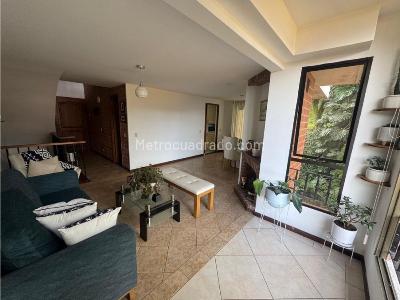 Casa de 3 alcobas en venta en Cumbres, Envigado, 235 m² · foto 5 de 17