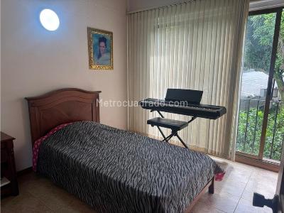 Casa de 3 alcobas en venta en Cumbres, Envigado, 235 m² · foto 14 de 17