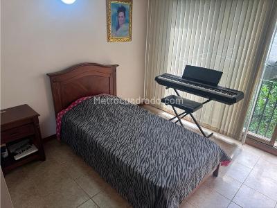 Casa de 3 alcobas en venta en Cumbres, Envigado, 235 m² · foto 15 de 17