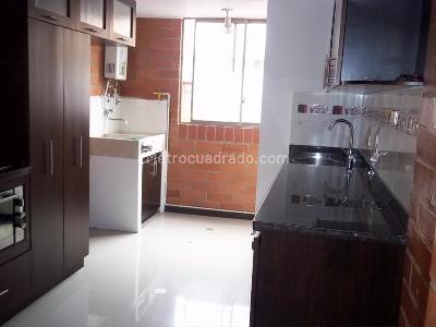 Casa de 3 alcobas en venta en Belen, Medellín, 95 m² · foto 2 de 10