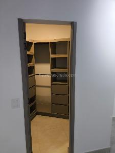Casa de 5 alcobas en venta en Los Balsos 1, Medellín, 280 m² · foto 5 de 20