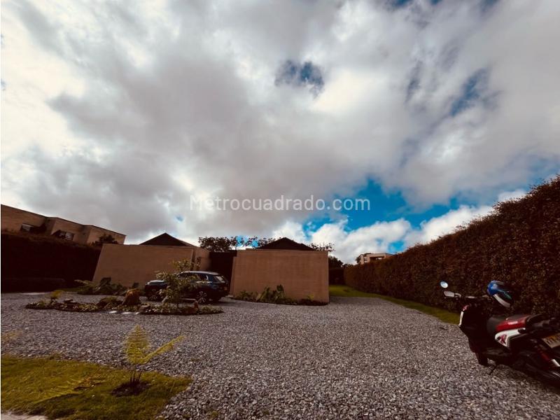 Luxury 4BR Single-Level House with Privacy in Alto de Las Palmas