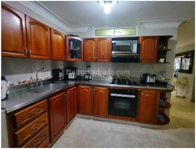 Casa de 5 alcobas en venta en La Almeria, Medellín, 180 m² · foto 15 de 17