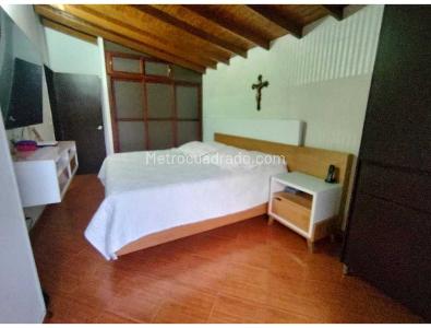 Casa de 5 alcobas en venta en La Almeria, Medellín, 180 m² · foto 8 de 17