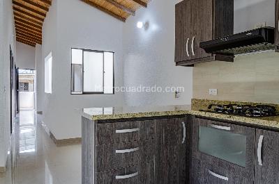 Casa de 4 alcobas en venta en Aranjuez, Medellín, 80 m² · foto 2 de 6