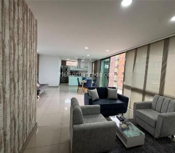 Apartamento de 3 alcobas en venta en Castropol, Medellín, 90 m² · foto 3 de 13