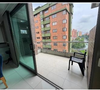 Apartamento de 3 alcobas en venta en Castropol, Medellín, 90 m² · foto 5 de 13