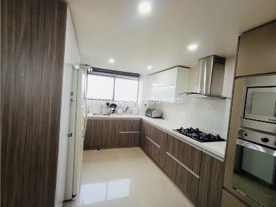 Apartamento de 2 alcobas en venta en Poblado San Lucas, Medellín, 121 m² · foto 4 de 13