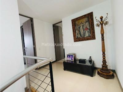 Apartamento de 2 alcobas en venta en Poblado San Lucas, Medellín, 121 m² · foto 5 de 13
