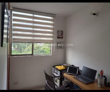 Apartamento en venta en Los Colores, Medellín · foto 2 de 11