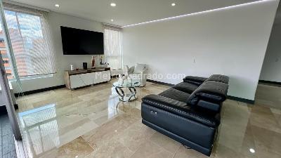 Apartamento de 3 alcobas en venta en Castropol, Medellín, 139 m² · foto 4 de 12