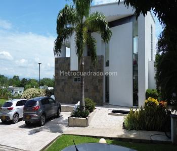 Casa de 4 alcobas en venta en La Riviera, Neiva, 307 m² · foto 2 de 15