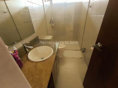 Apartamento de 3 alcobas en venta en Las Santas, Medellín, 246 m² · foto 10 de 16