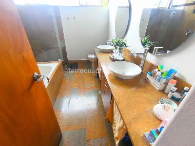 Apartamento de 3 alcobas en venta en Las Santas, Medellín, 246 m² · foto 11 de 16