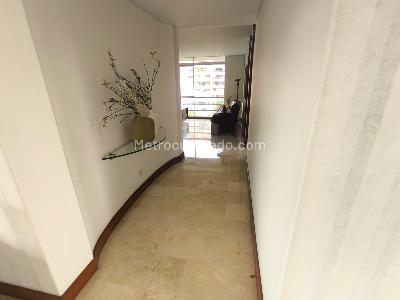 Apartamento de 3 alcobas en venta en Las Santas, Medellín, 246 m² · foto 12 de 16