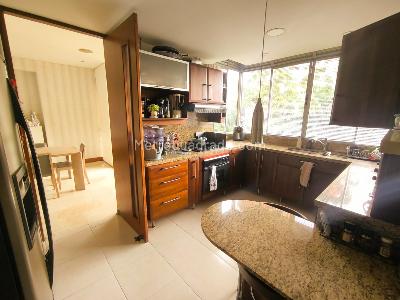 Apartamento de 3 alcobas en venta en Las Santas, Medellín, 246 m² · foto 4 de 16