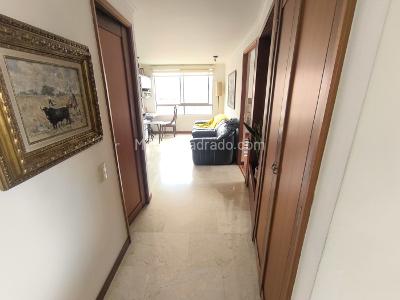 Apartamento de 3 alcobas en venta en Los Balsos 1, Medellín, 174 m² · foto 3 de 20