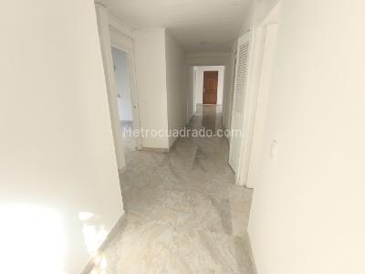 Apartamento de 4 alcobas en venta en El Poblado, Medellín, 147 m² · foto 2 de 18