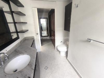 Apartamento de 4 alcobas en venta en El Poblado, Medellín, 147 m² · foto 4 de 18