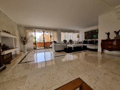 Casa de 3 alcobas en venta en Loma De Los Gonzalez, Medellín, 284 m² · foto 3 de 20
