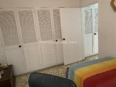 Apartamento de 3 alcobas en venta en Laureles, Medellín, 89 m² · foto 12 de 16