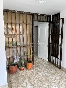 Apartamento de 3 alcobas en venta en Laureles, Medellín, 89 m² · foto 2 de 16