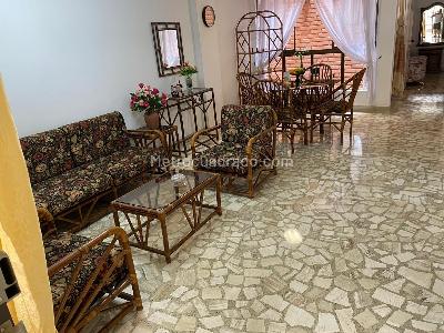 Apartamento de 3 alcobas en venta en Laureles, Medellín, 89 m² · foto 3 de 16