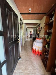 Casa de 2 alcobas en venta en Rozo, Palmira, 210 m² · foto 10 de 20