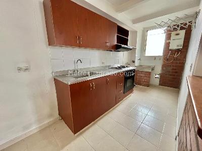 Apartamento en venta en Loma Del Indio, Medellín · foto 10 de 18